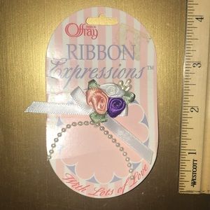 New ribbon rose pin